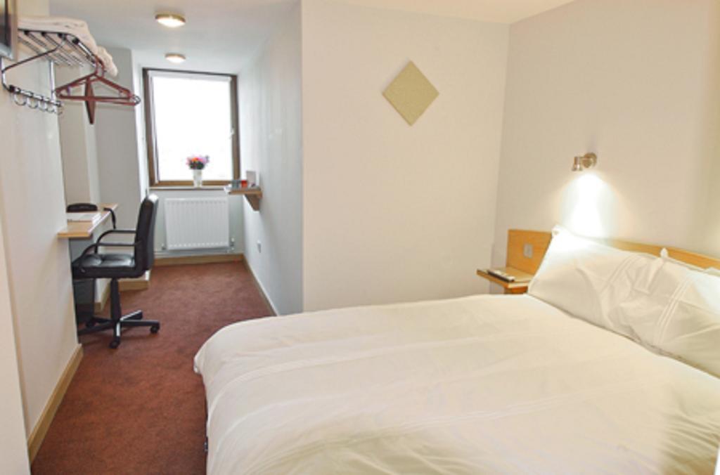 Rosemount Hotel Heathrow Hounslow Zimmer foto
